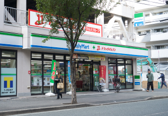 ファミリーマートドラッグイレブン 神屋町店