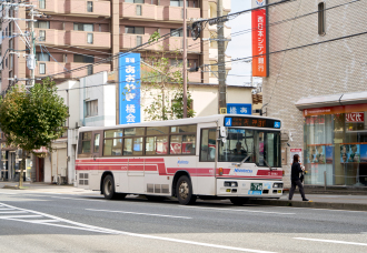 	西鉄バス「吉塚二丁目」停	